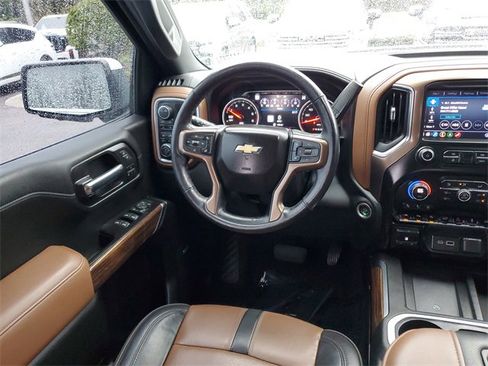 Used 2020 Chevrolet Silverado 1500 High Country w/ Technology Package image 13