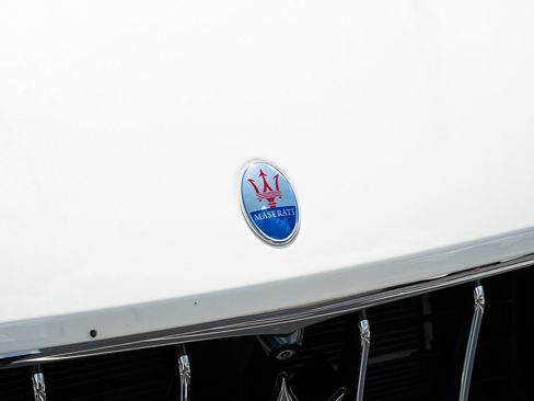 Used 2018 Maserati Levante S GranLusso AWD/4WD image 7