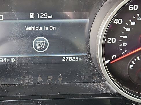 Certified 2023 Kia Carnival EX image 21