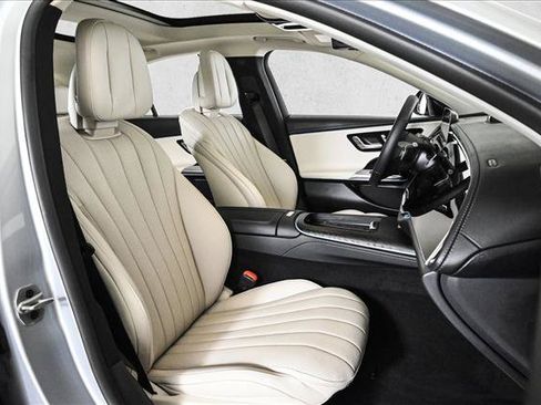 New 2026 Mercedes-Benz E 450 4MATIC Sedan image 23