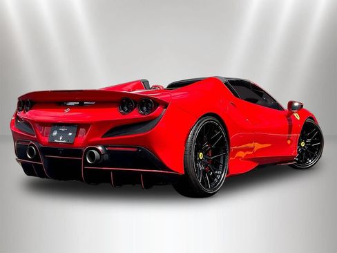 Used 2022 Ferrari F8 Tributo RWD image 6