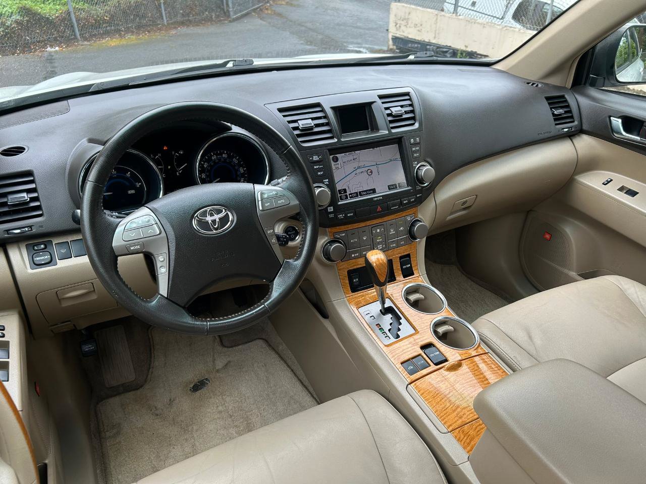 Used 2010 Toyota Highlander Limited AWD/4WD image 15