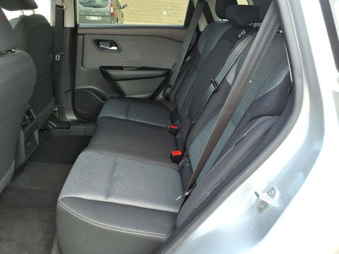 Used 2023 Nissan Rogue SV image 9