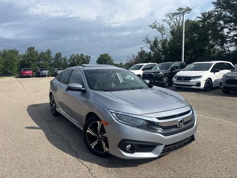 Used 2016 Honda Civic Touring image 18