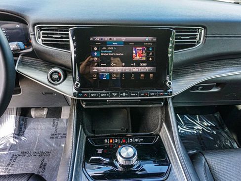 Used 2023 Jeep Wagoneer Series II image 37