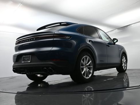 Certified 2025 Porsche Cayenne E-Hybrid Coupe image 53