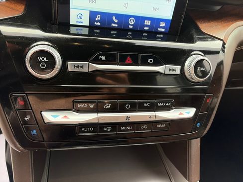 Used 2021 Ford Explorer King Ranch w/ Premium Technology Package AWD/4WD image 26