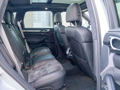 Used 2016 Porsche Cayenne GTS image 26