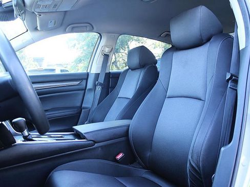 Used 2019 Honda Accord LX image 9