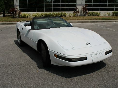 Used 1991 Chevrolet Corvette Convertible image 8