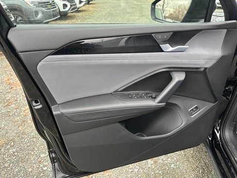 New 2026 Volkswagen Tiguan SE R-Line image 5