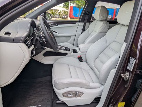 New 2026 Porsche Macan GTS AWD/4WD image 5