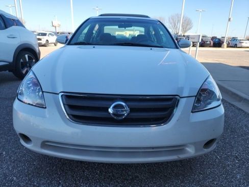 Used 2002 Nissan Altima 2.5 S image 2
