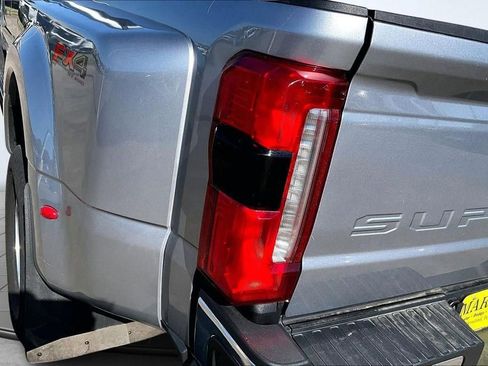 Used 2023 Ford F350 Lariat image 31