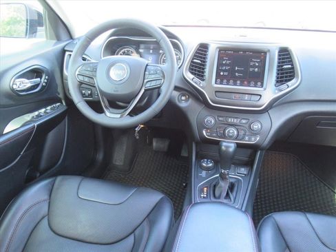 Used 2022 Jeep Cherokee Trailhawk w/ Premium Leather Package AWD/4WD image 13