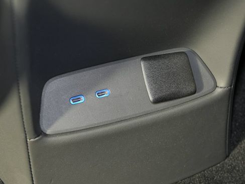Used 2025 Mercedes-Benz G 550 image 36