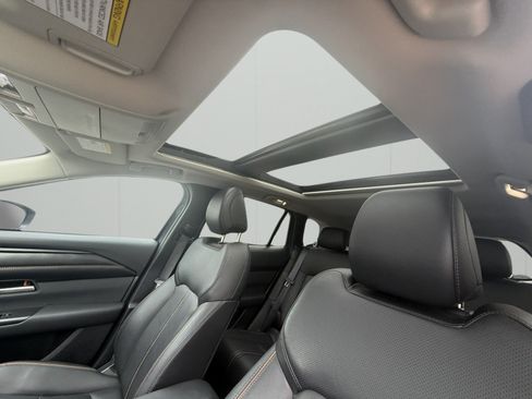 Used 2025 MAZDA CX-50 AWD 2.5 S w/ Premium Plus Pkg image 24
