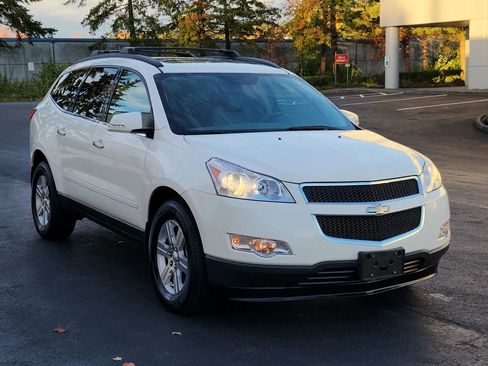Used 2011 Chevrolet Traverse LT w/ Personal Connectivity Package image 5