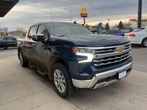 Used 2022 Chevrolet Silverado 1500 LTZ w/ LTZ Premium Package image 4