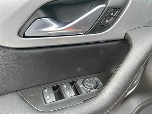 Used 2019 Chevrolet Blazer LT image 19