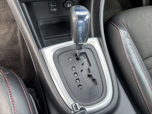 Used 2012 Dodge Avenger R/T FWD image 19