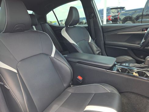 Used 2025 Toyota Camry Hybrid FWD image 25