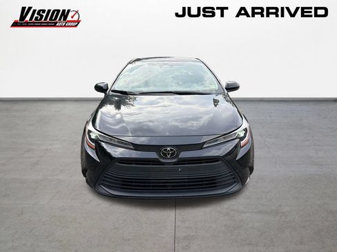 Used 2023 Toyota Corolla LE w/ LE Premium Package FWD image 2