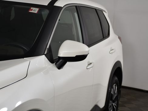 Used 2023 Nissan Rogue SV AWD/4WD image 13