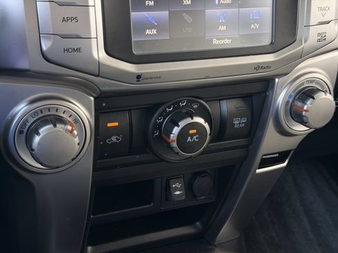 Used 2015 Toyota 4Runner SR5 AWD/4WD image 20