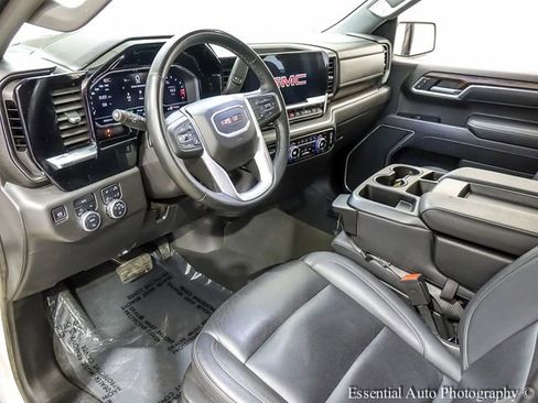 Used 2025 GMC Sierra 1500 SLT image 11