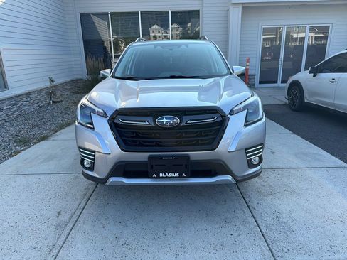 Used 2023 Subaru Forester Touring AWD/4WD image 3
