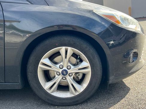Used 2014 Ford Focus SE w/ SE Winter Package image 5
