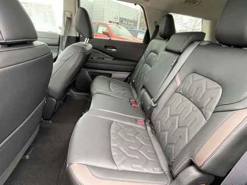 New 2026 Nissan Pathfinder Platinum w/ Cargo Package image 12