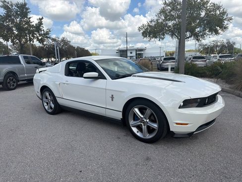 Used 2010 Ford Mustang GT image 7