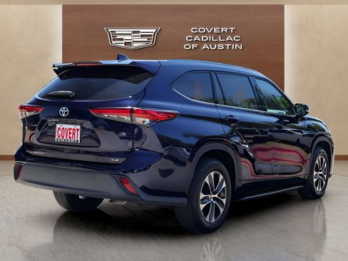 Used 2021 Toyota Highlander XLE FWD image 4