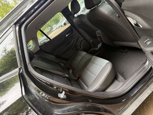 Used 2025 Chevrolet Trax LT w/ LT Convenience Package image 22