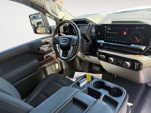 Used 2024 GMC Sierra 3500 SLE w/ SLE Convenience Package AWD/4WD image 11
