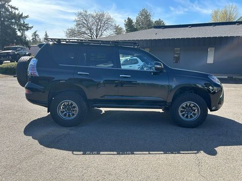 Used 2021 Lexus GX 460 Premium w/ Premium Package image 5