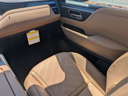 New 2026 INFINITI QX80 Luxe RWD image 18