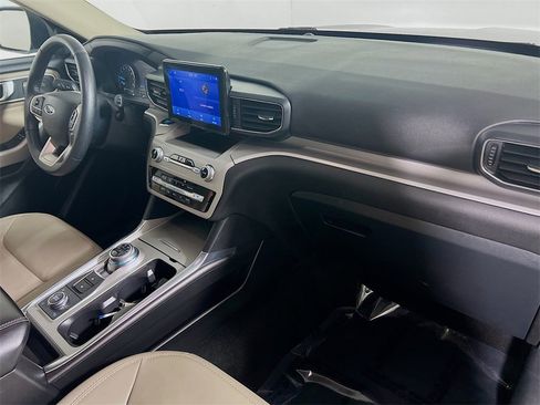 Used 2024 Ford Explorer XLT w/ Equipment Group 202A image 27