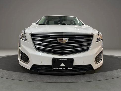 Used 2019 Cadillac XT5 Luxury image 3