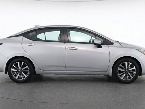 Used 2025 Nissan Versa SV image 11