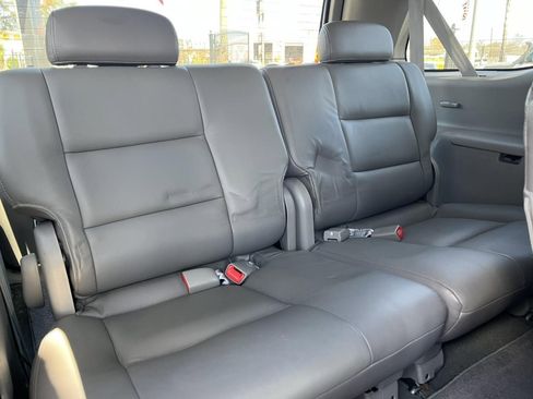 Used 2005 Toyota Sequoia SR5 image 33