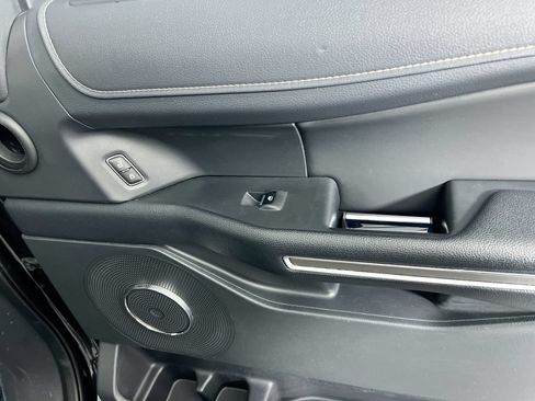 Used 2024 Ford Expedition XLT AWD/4WD image 30