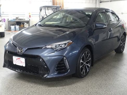 Used 2018 Toyota Corolla XSE FWD image 3
