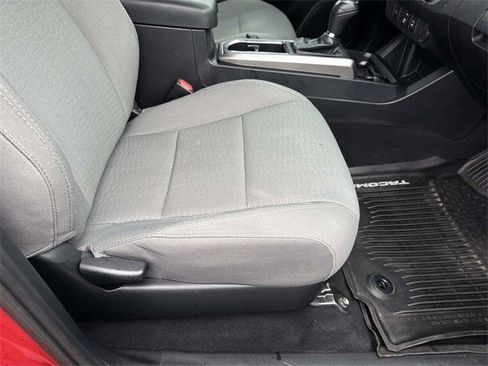 Used 2018 Toyota Tacoma SR5 image 10