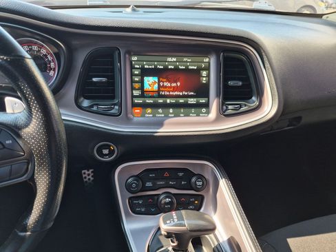 Used 2022 Dodge Challenger R/T Scat Pack w/ Driver Convenience Group RWD image 27