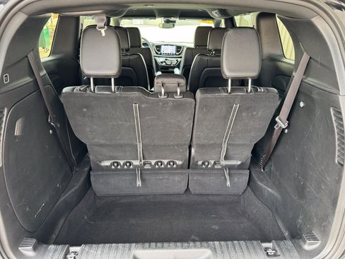 Used 2025 Chrysler Pacifica Select FWD image 30
