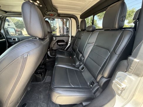 Used 2023 Jeep Gladiator Sport AWD/4WD image 29