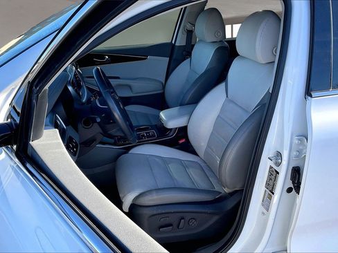 Used 2019 Kia Sorento SX image 21
